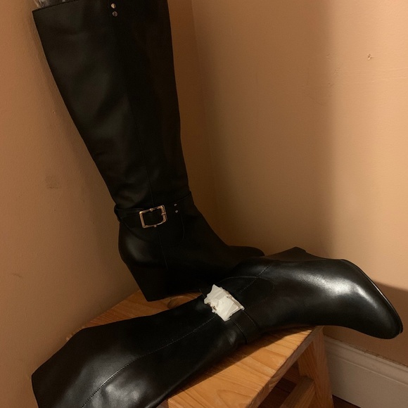 Boots - Picture 4 of 4